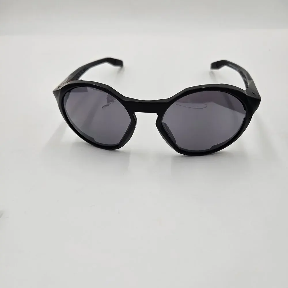 Oakley Clifden Sunglasses Prizm Black Polarized Lenses Side Shields Leash Bridge